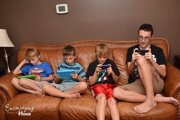 Electronics and Kids - Self-moderate screen time. Handheld Devices.