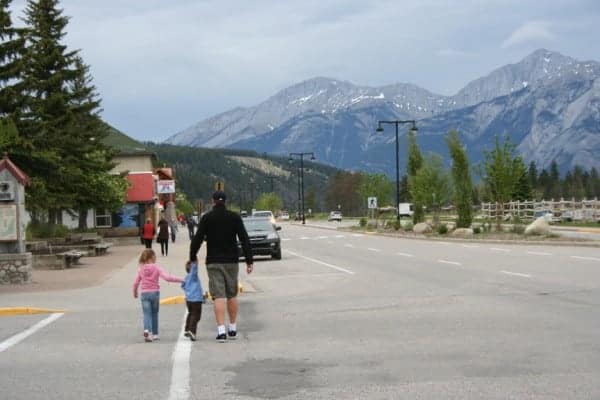 jasper, walking in jasper, jasper alberta, walk to best western jasper, jaster with a toddler