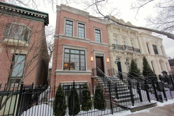 try a flat roof with red brick house to evoke elegance and the best contemporary appeal