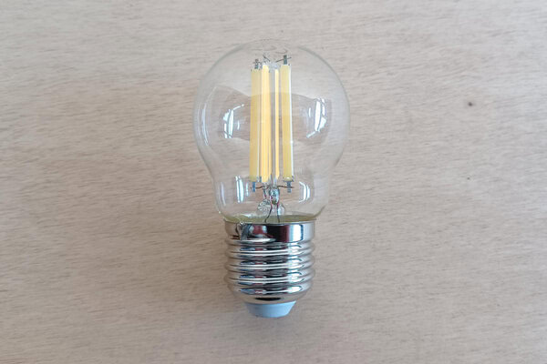 Lampadina LED Shot 6w E27 806Lm - forma a sfera - immagine 2