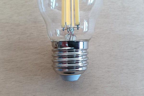 Lampadina LED Shot 6w E27 806Lm - forma a sfera - immagine 3