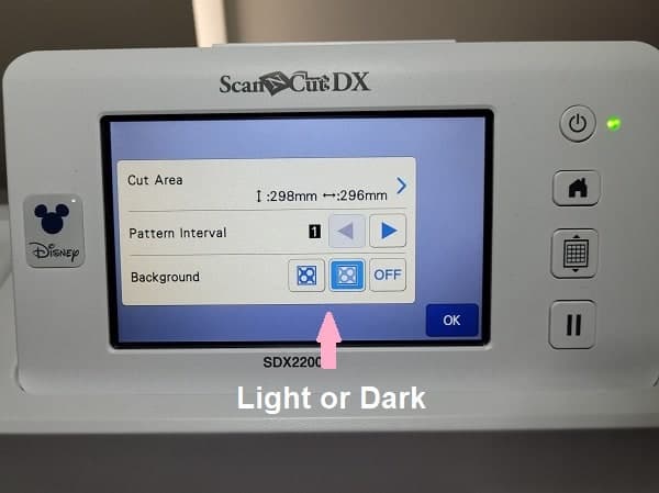 The Scan N Cut screen showing the choice of light or dark icons that can be selected