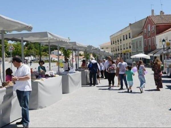 Visiting the market is one of the best things to do in Mafra.