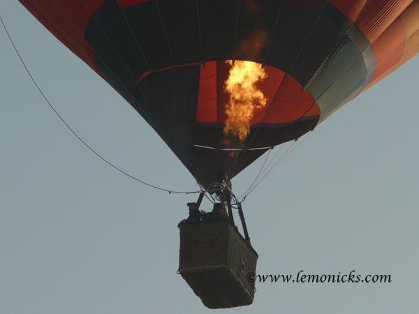 hot air balloon at pushkar @lemonicks.com