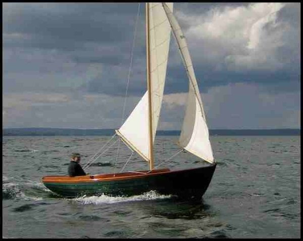 Somes Sound 12.5 bermudan rig sailing on a reach. Sailmaking RSS
