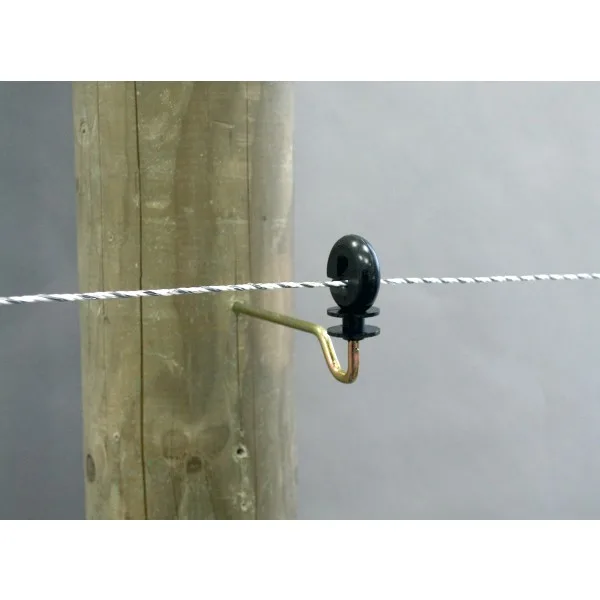 Okrogli izolator pritrjen na leseni količek z napeto električno žico