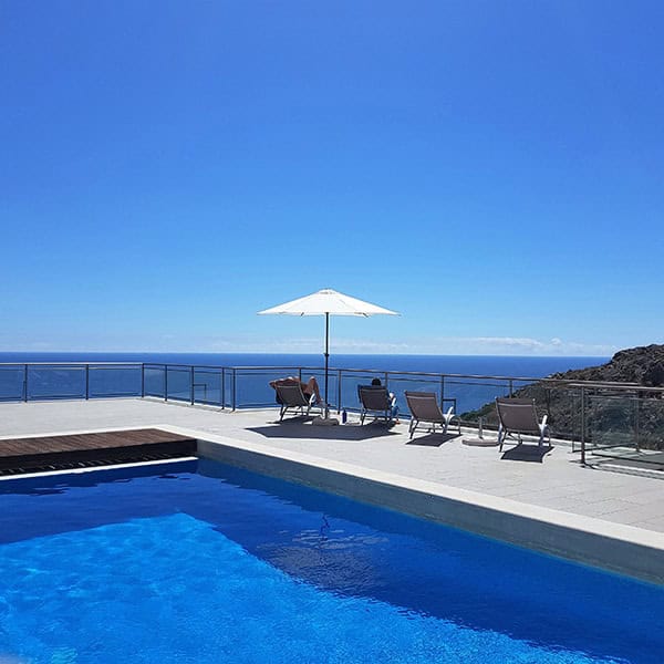 guincho-bay-villa-pool-area-20180626_153549-opt-600x600