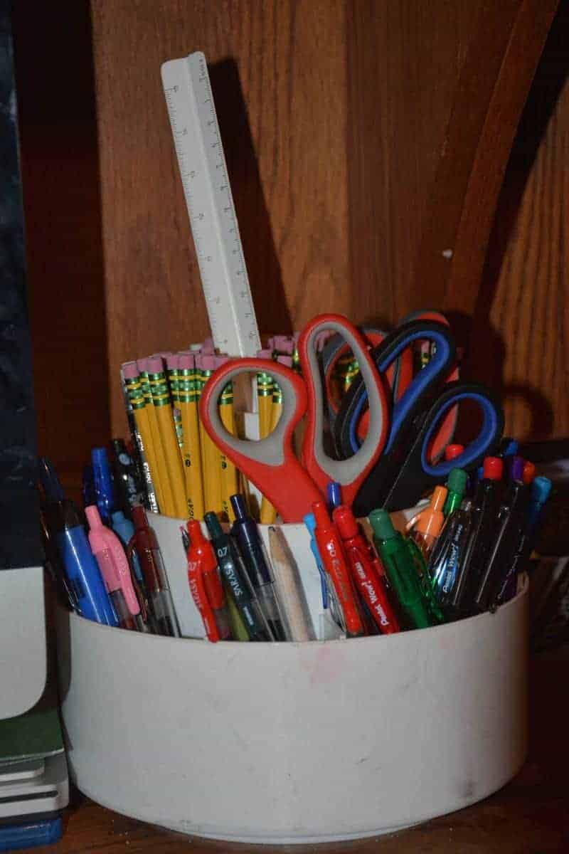 Organizing Pens, Pencils, Scissors and Ruler for Student Use