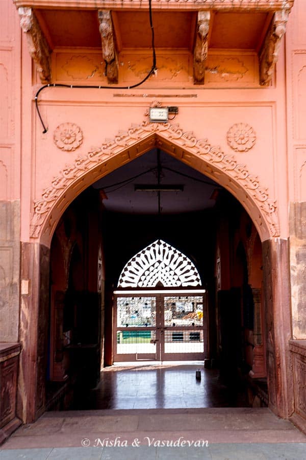 taj ul masajid the largest mosque in india