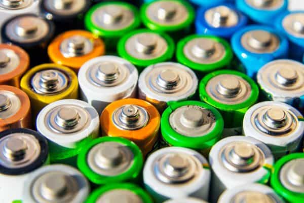 How to recycle batteries the r