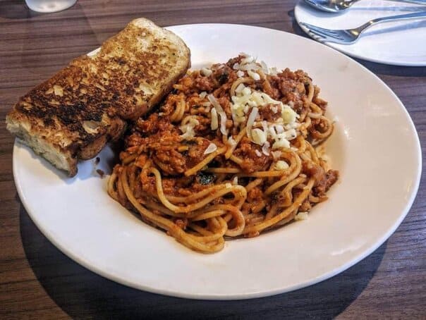 Cheap And Easy Spaghetti And Meat Sauce