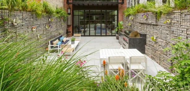 the idea of optimizing the townhouse backyard as an outdoor kitchen