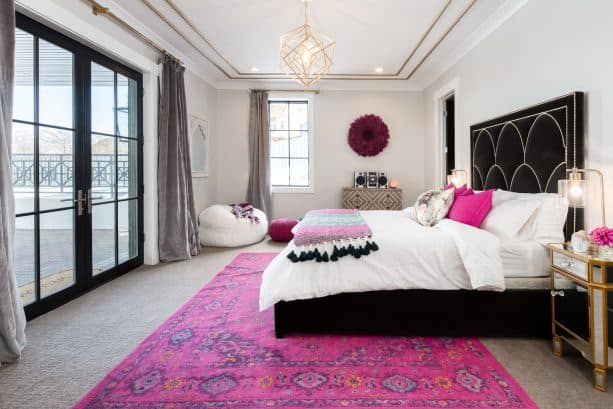 white and pink can benefit from sparks of black and gray