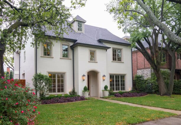 beige trim color for white house