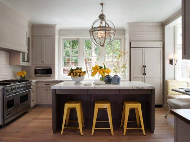 traditional kitchen with Benjamin Moore Hazy Skies OC-48 wall and trim paint color