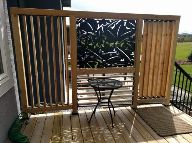 louver and metal sheet combo for a privacy screen