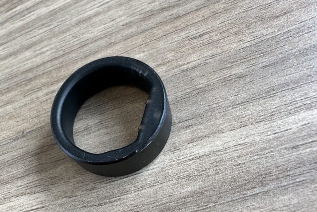 circular ring slim - wearing - scuffs after 2 months-min