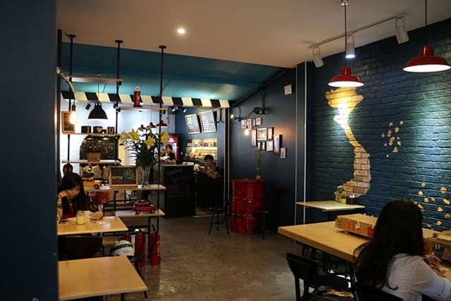 Ứng dụng đèn Bulb trong trang trí cửa hàng