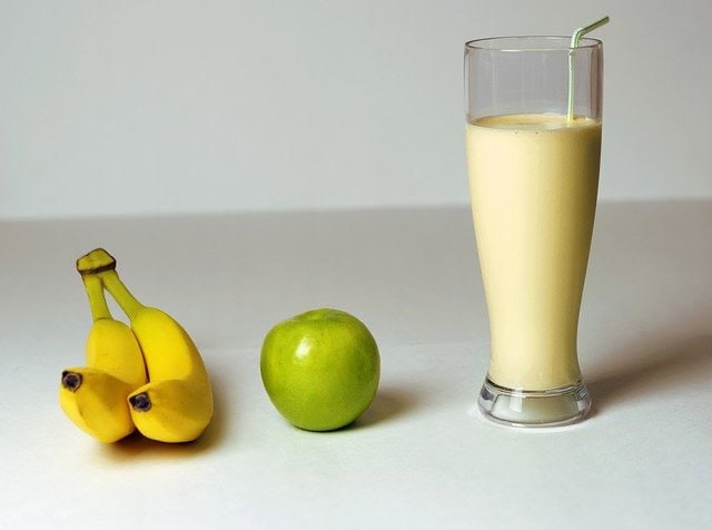 How To Make A Banana Milkshake With A Blender - Bill Lentis Media