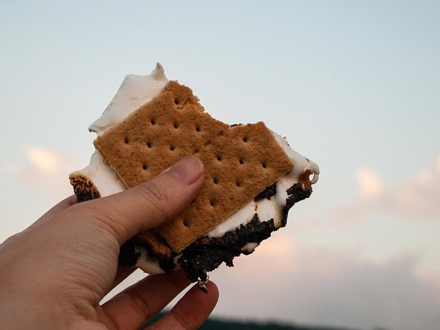 How To Microwave Smores - BillLentis.com