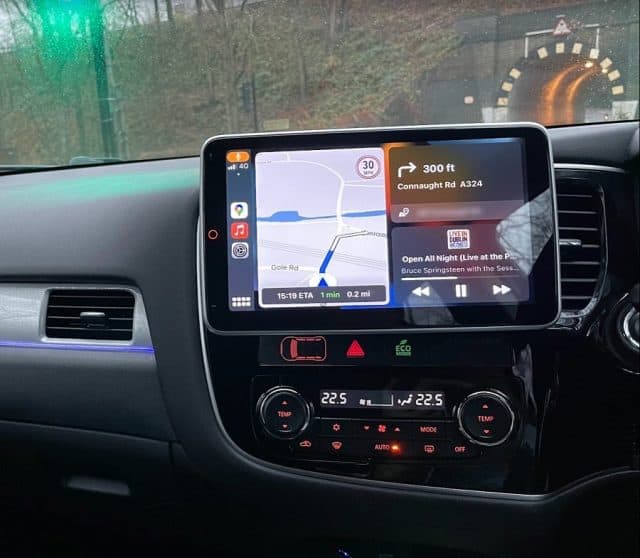 Adding Apple CarPlay To Mitsubishi Outlander Tech on the Go