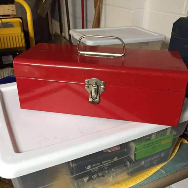 metal-tool-box-makeover-before