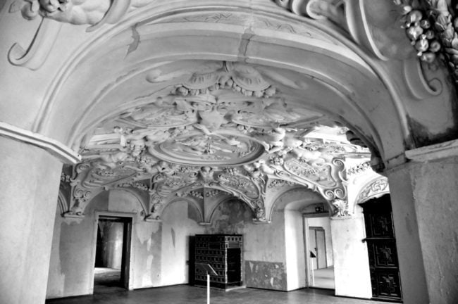 Damals war’s Niederlausitz: Der Stuck im bekannten Dianazimmer