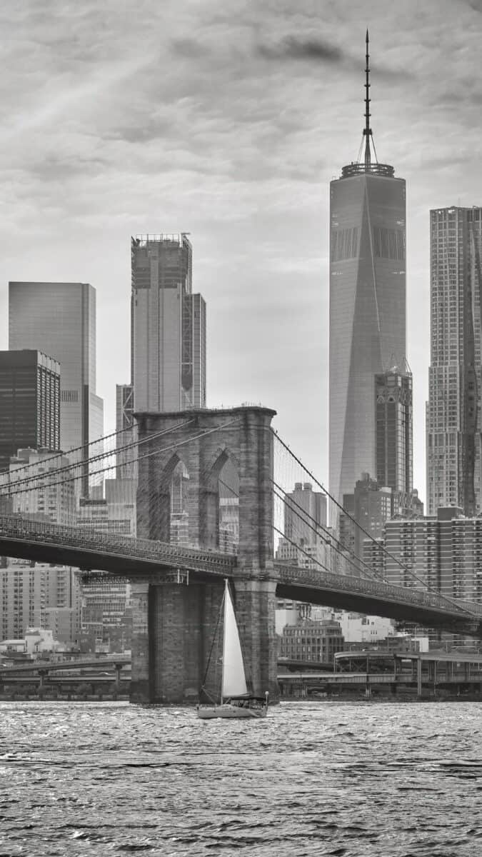 Black White NYC Freedom Tower iPhone Wallpapers