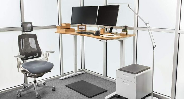 UPLIFT V2 Bamboo Standing Desk 2 - BillLentis.com UPLIFT V2 Bamboo Standing Desk 2 - BillLentis.com