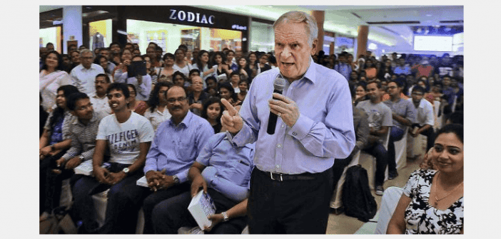 jeffery-archer-speaks-about-the-business-of-writing-at-isb-mba-turned-author-chetan-bhagat