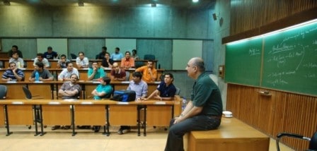 iim-a-ahmedabad-how-case-method-learning-experience-combine-in-pgpx-to-create-mbas-the-industry-is-wants-one-year-mba-in-india-for-executives-1