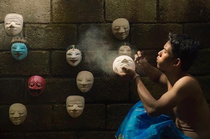 42+ Potret Masyarakat Desa Terbaik Karya Fotografer Indonesia 17 14. Foto Seni Budaya Desa - Karya Achmad Munasit / Asit - Design Erlistic