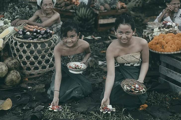 11. Ilustrasi Suasana Di Desa - Karya Achmad Munasit / Asit - Design Erlistic