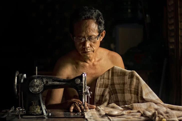 10. Gambar Warga Dusun - Karya Achmad Munasit / Asit - Design Erlistic