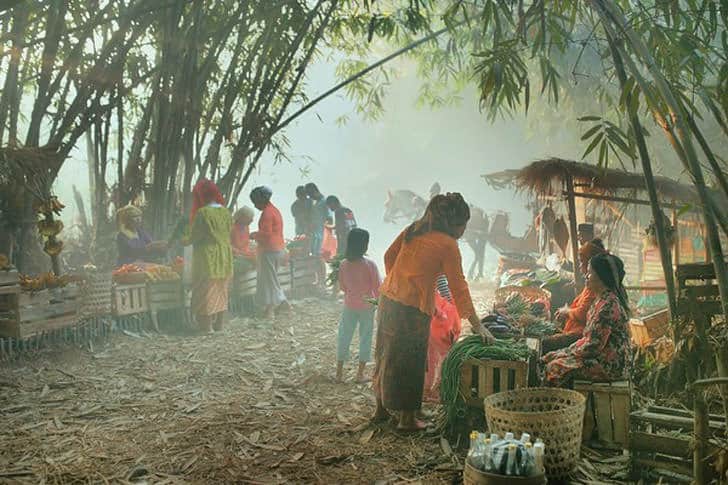 42+ Potret Masyarakat Desa Terbaik Karya Fotografer Indonesia 13 08. Gambar Warga Kampung - Karya Achmad Munasit / Asit - Design Erlistic