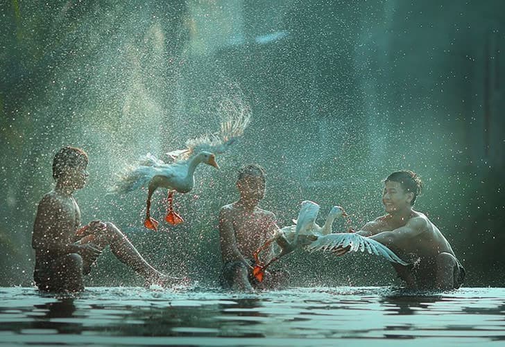 42+ Potret Masyarakat Desa Terbaik Karya Fotografer Indonesia 38 38. Foto Masyarakat Nusantara - Karya Achmad Munasit / Asit - Design Erlistic