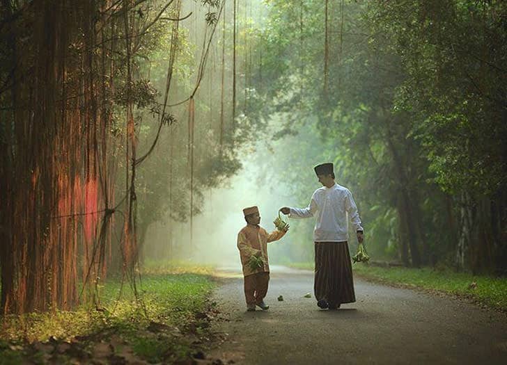 22. Gambar Warga Di Desa - Karya Achmad Munasit / Asit - Design Erlistic