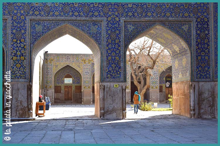 Cortile della Moschea del Venerdì di Isfahan - Consigli utili per organizzare un viaggio in Iran