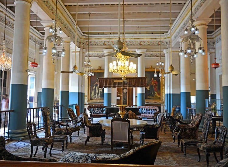 hajardwari-palace