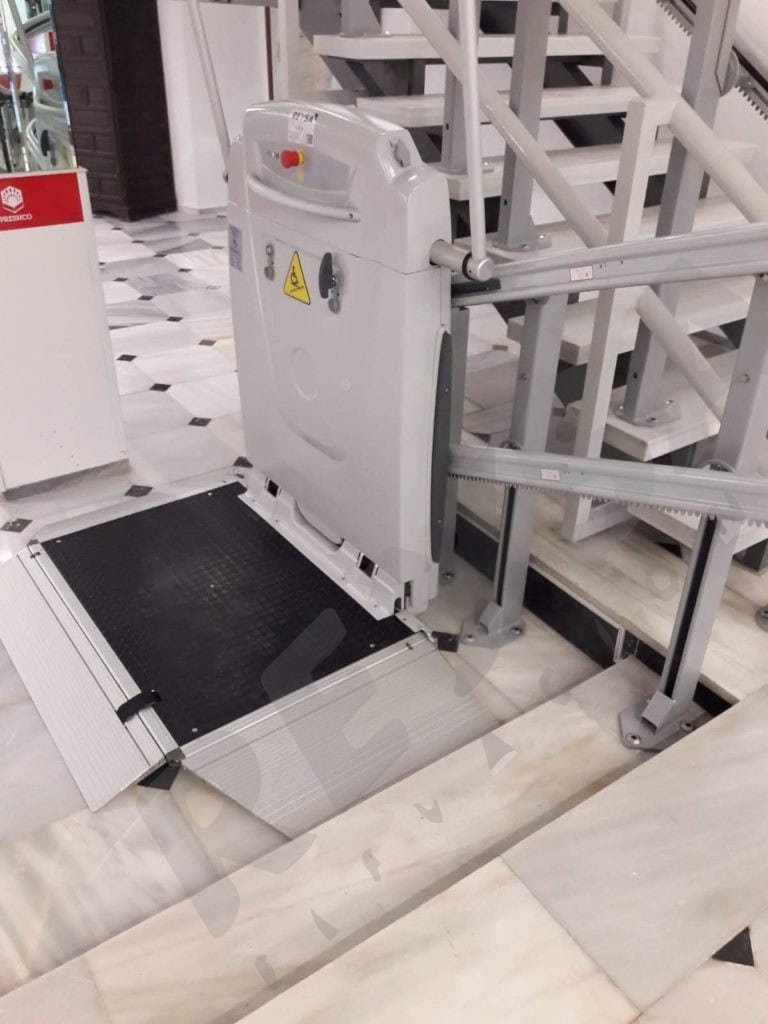 Plataforma salvaescaleras supra