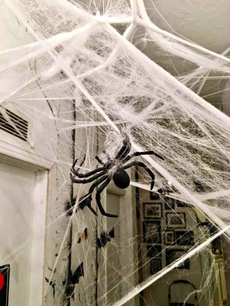 haunted-halloween-hallway-5