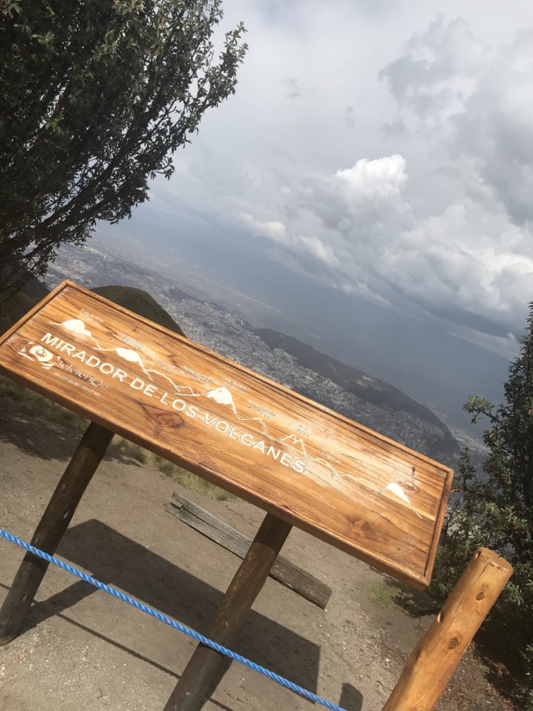 Mirador de los volcanes black girl