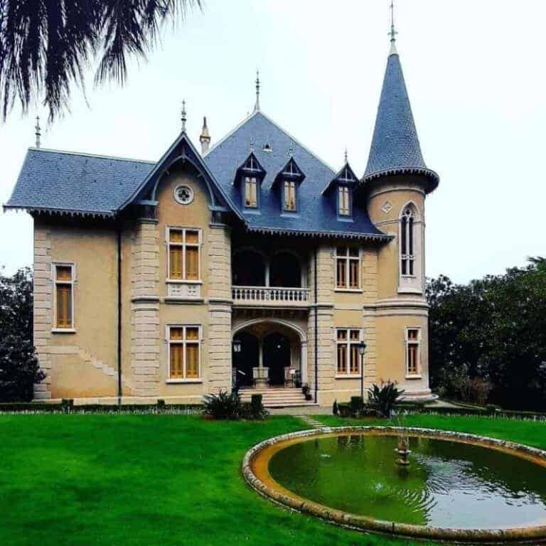 Biester Palace facade