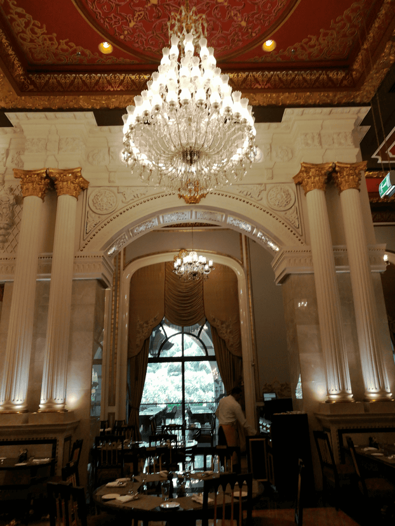 Frühstuecksraum im Jumeirah Zabeel Saray