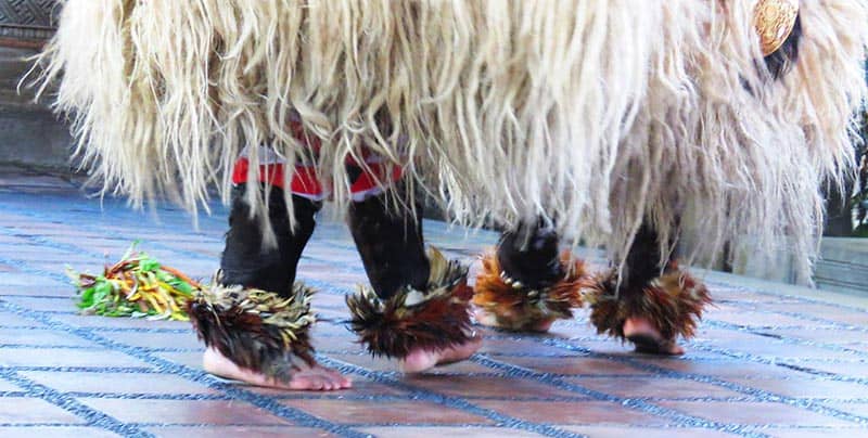 feet of barong