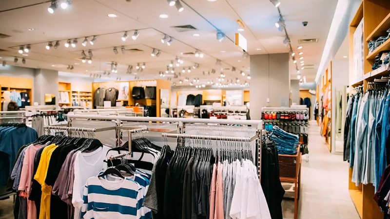 Đèn ray rọi shop quần áo
