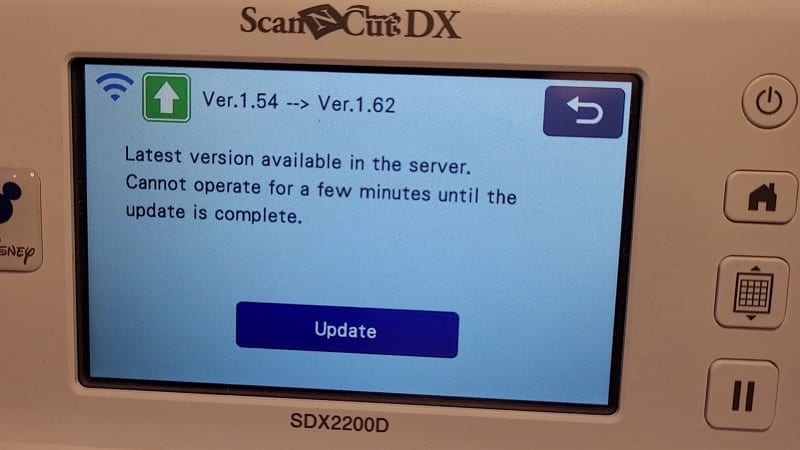 First scree you will see once you start the firmware update. Do not turn off you Scan N Cut if possible during the update.