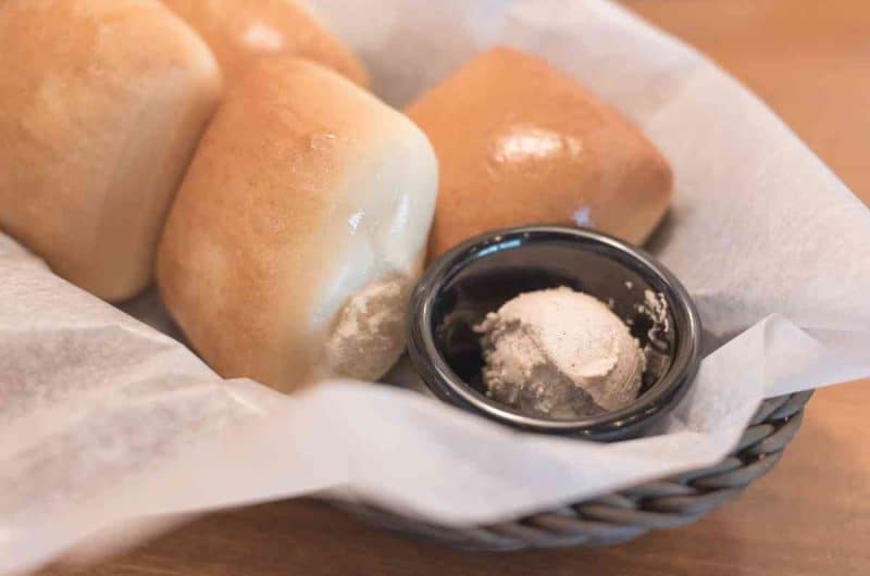 Easy Texas Roadhouse Rolls Recipe