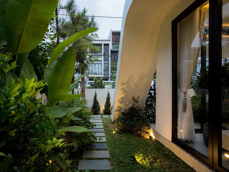 thiết kế chiếu sáng lối đi biệt thự