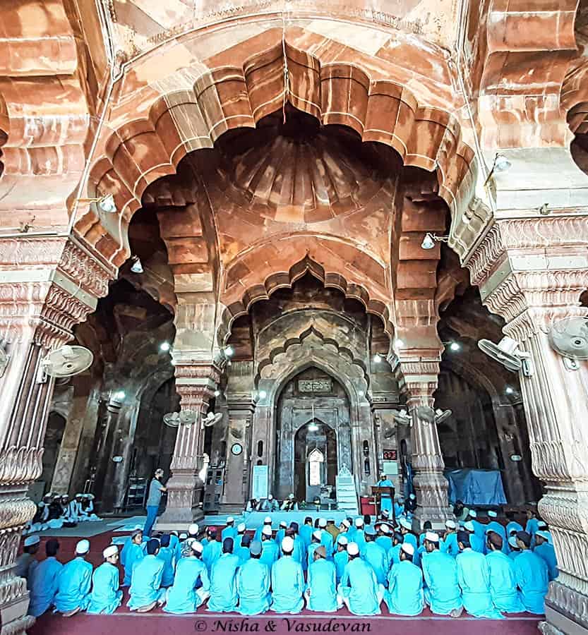 Prayer hall of the biggest mosque in india